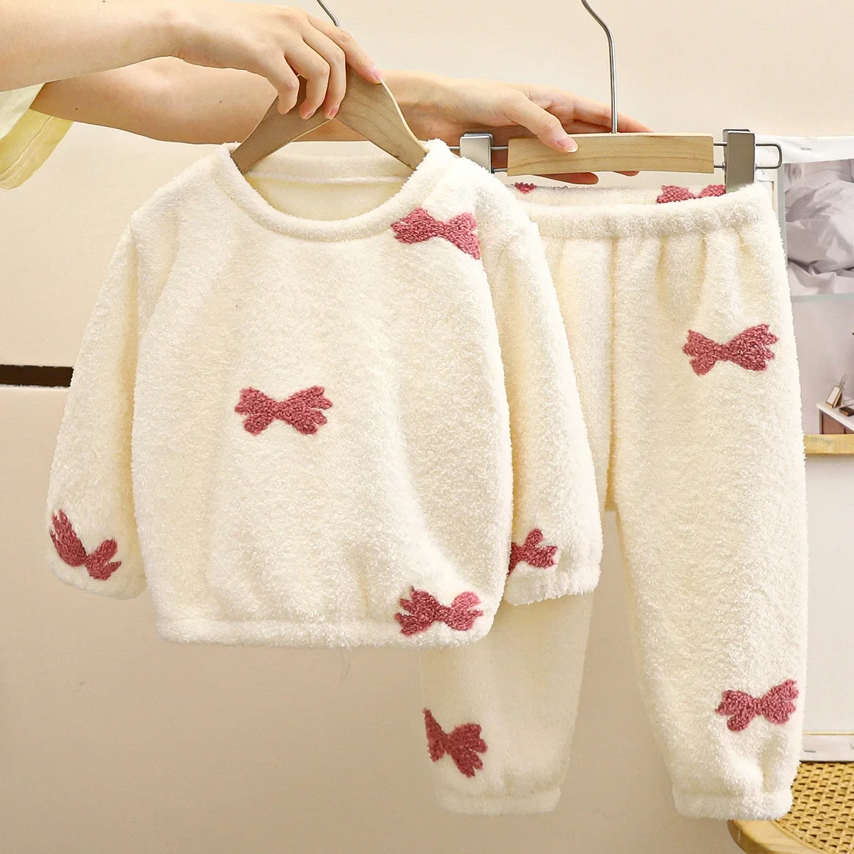 Winter Clothing Baby Girl - ชุดนอนเด็กแบบใหม่เด็กหญิงเด็กชายมีโบว์น่ารักชุดนอนผ้าขนสัตว์ให้ความอบอุ่นสำหรับเด็กใส่อยู่บ้านสำหรับฤดูใบไม้ร่วงฤดูหนาว